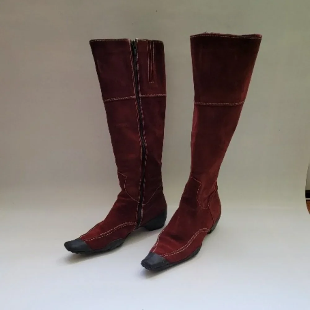 WOMENS TALL SUEDE BOOTS SIZE  38 1/2" USED - Picture 3 of 16